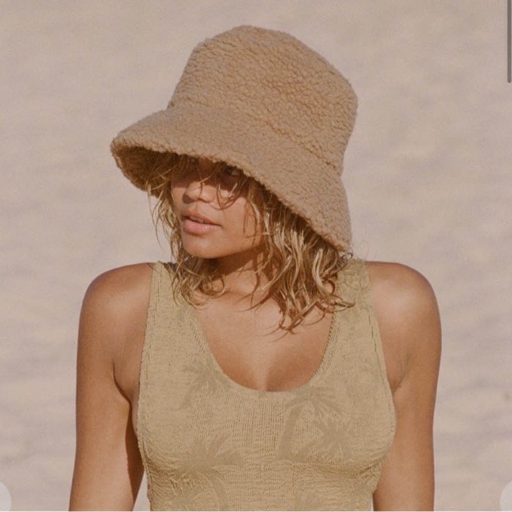 Lack of Color teddy fleece bucket hat